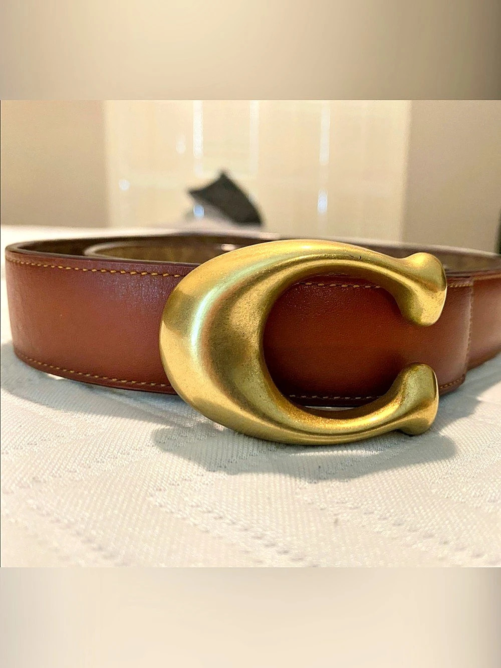 Coach Sculpted C Buckle Cut-To-Size Reversible Belt Brown & Gold